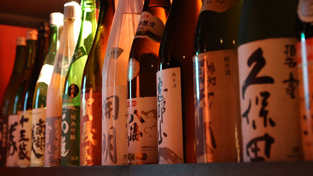 店主自ら蔵元に足を運び、厳選に厳選を重ねたこだわりのお酒